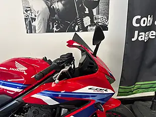 Used 2025 Honda CBR650R Sports Red - Interior and Exterior details 6