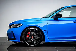 Used 2025 Honda Civic Type R Racing Blue Pearl - Interior and Exterior details 12
