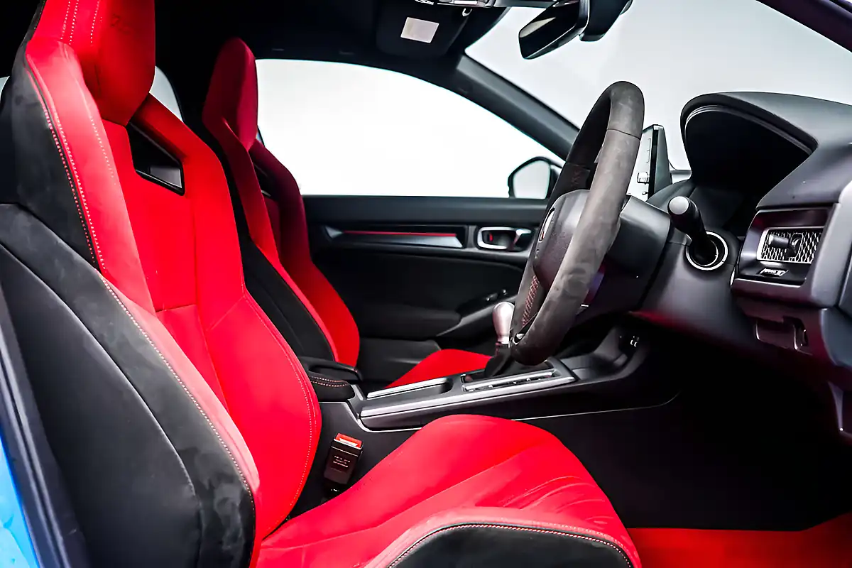Used 2025 Honda Civic Type R Racing Blue Pearl - Interior and Exterior details 6