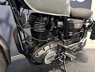 Used 2025 Honda GB350 S - Interior and Exterior details 17
