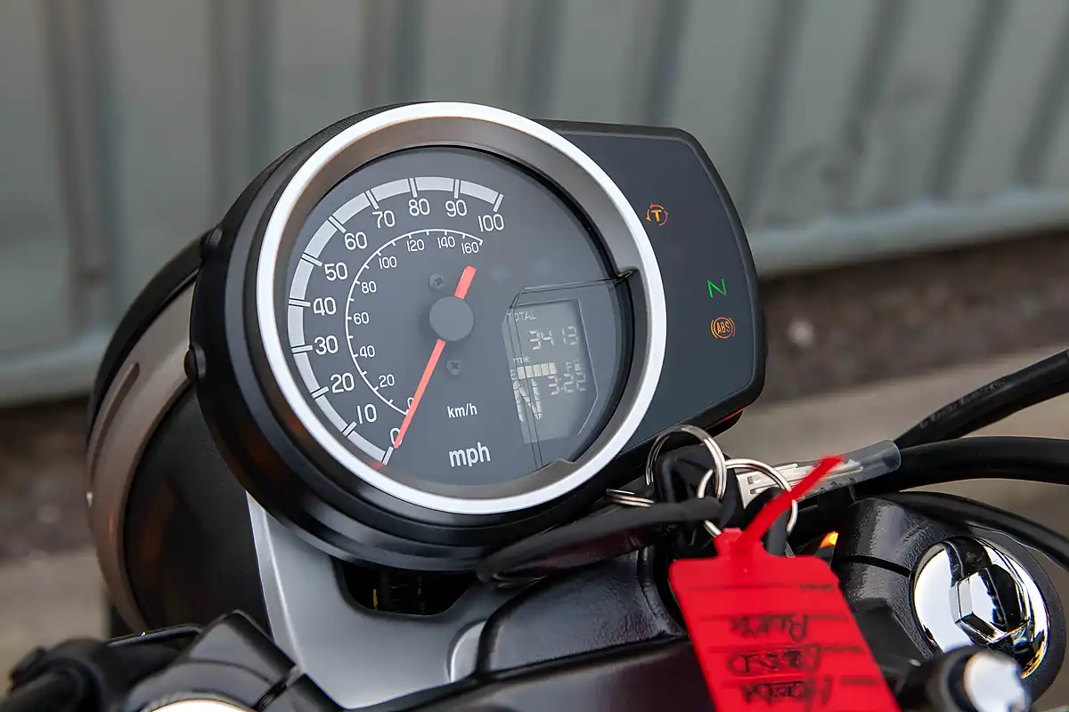 Used 2025 Honda GB350S Black - Interior and Exterior details 17