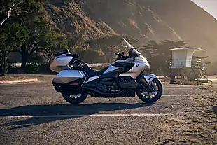 Used 2025 Honda GL1800 Gold Wing Tour Silver - Interior and Exterior details 4