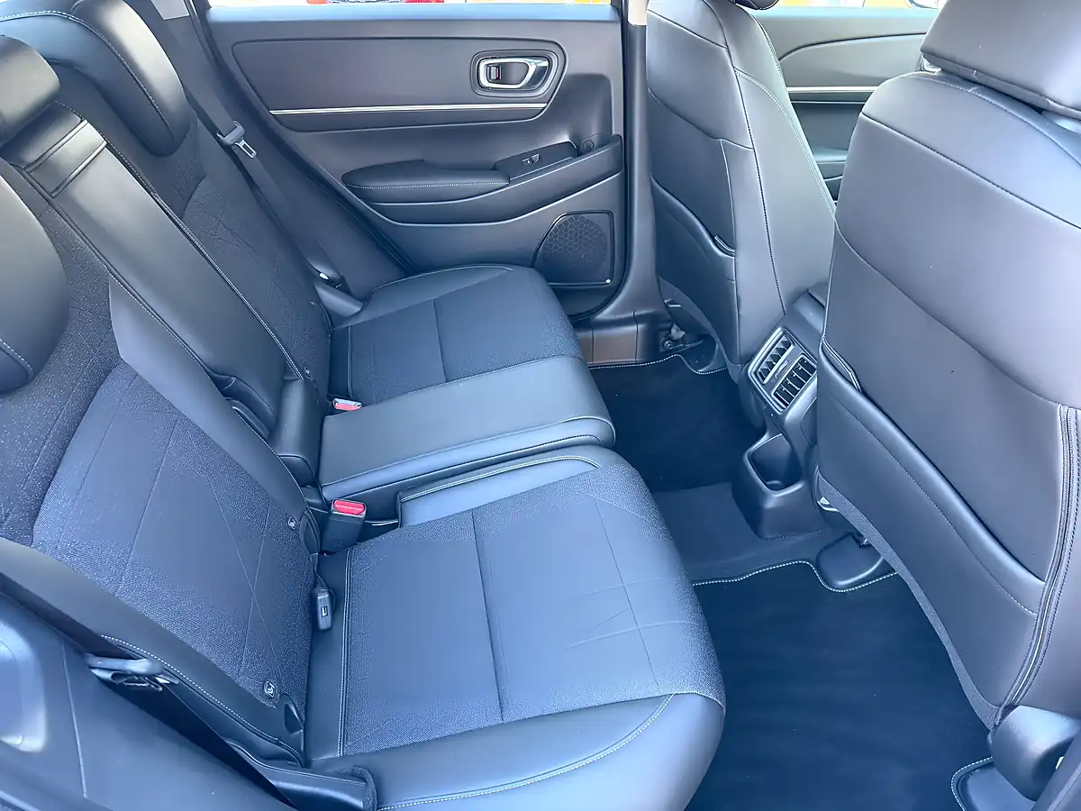 Used 2025 Honda Hr-V Advance Blue - Interior and Exterior details 11