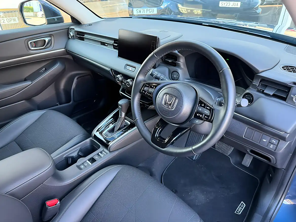 Used 2025 Honda Hr-V Advance Blue - Interior and Exterior details 9