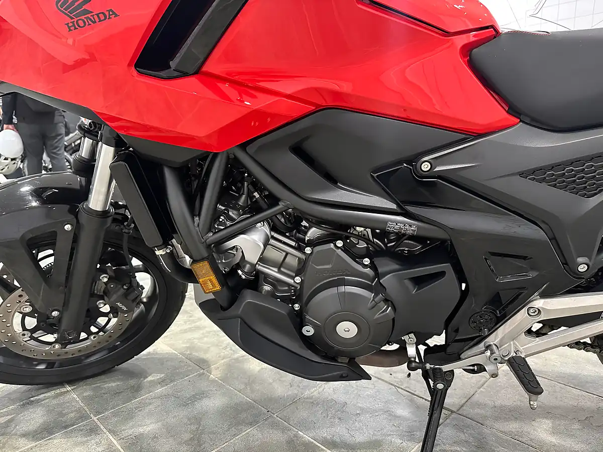 Used 2025 Honda NC750X Adventure Red - Interior and Exterior details 10