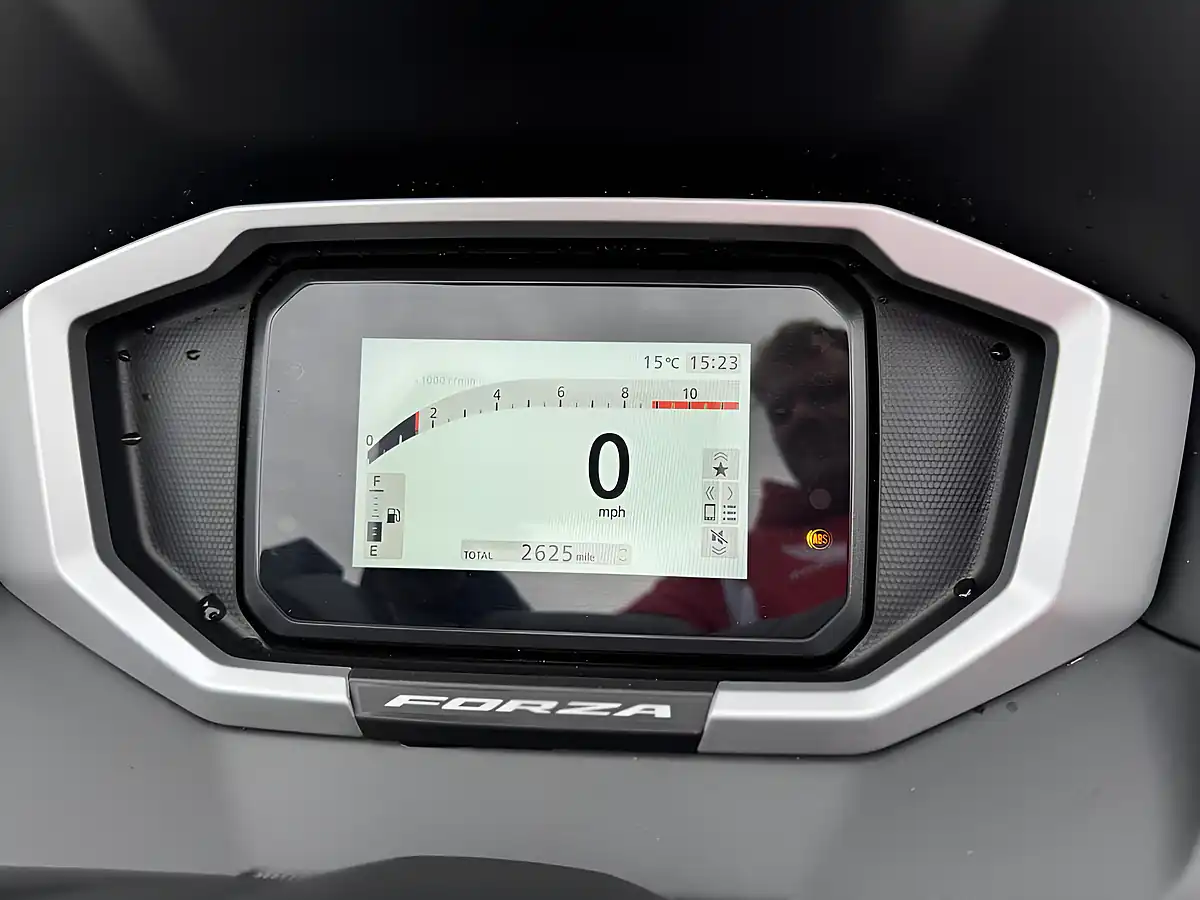 Used 2025 Honda Nss 350 a-S White - Interior and Exterior details 12