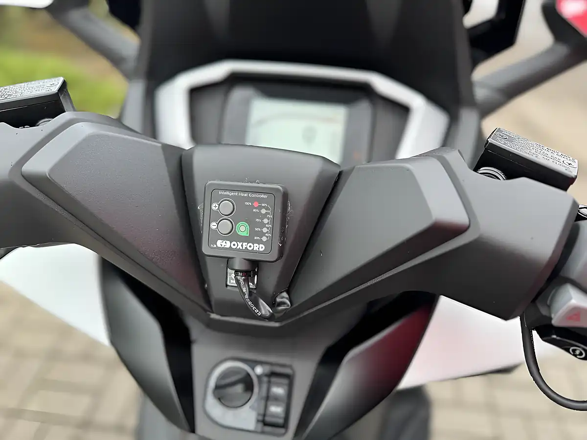 Used 2025 Honda Nss 350 a-S White - Interior and Exterior details 13