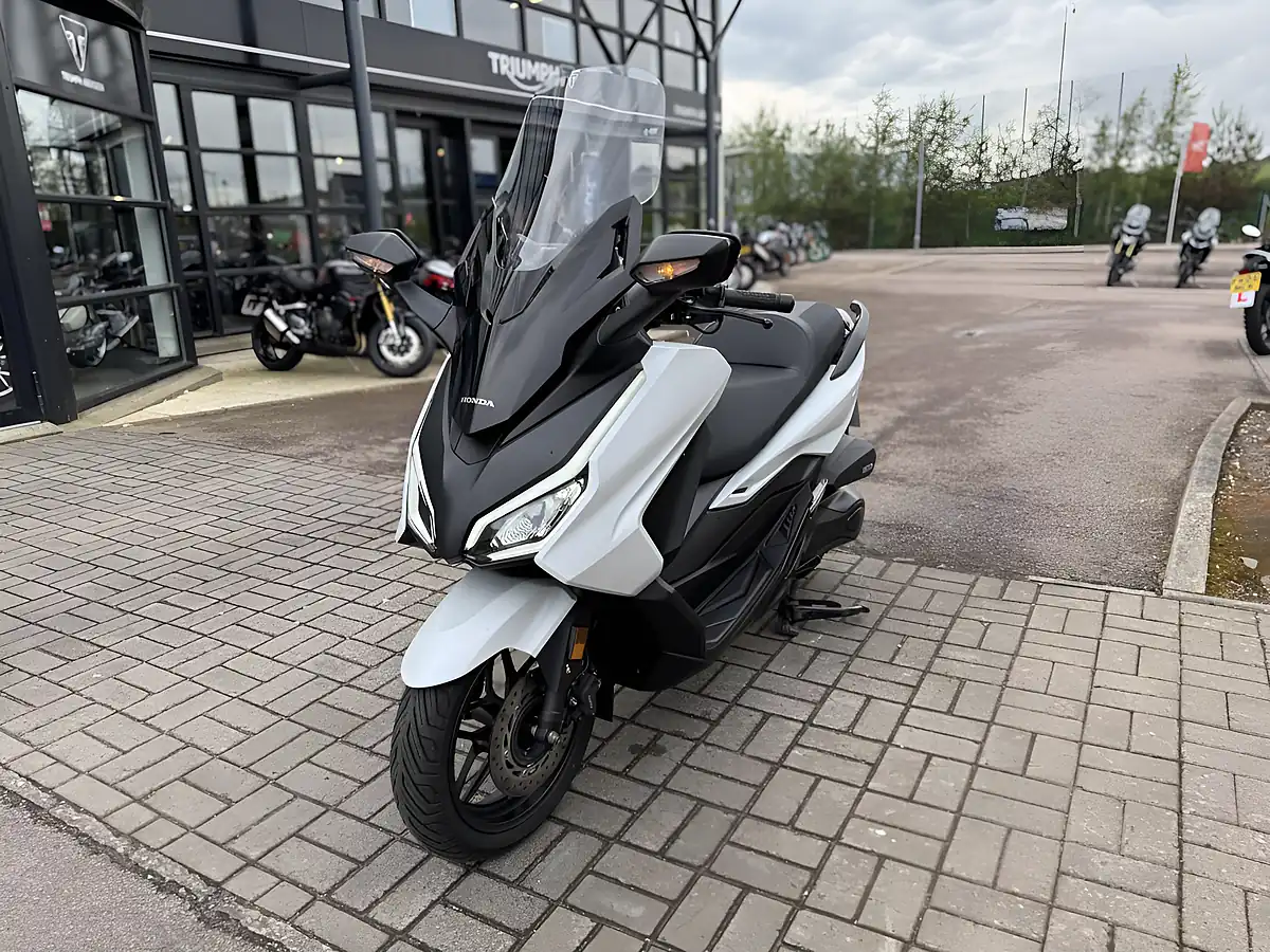 Used 2025 Honda Nss 350 a-S White - Interior and Exterior details 5