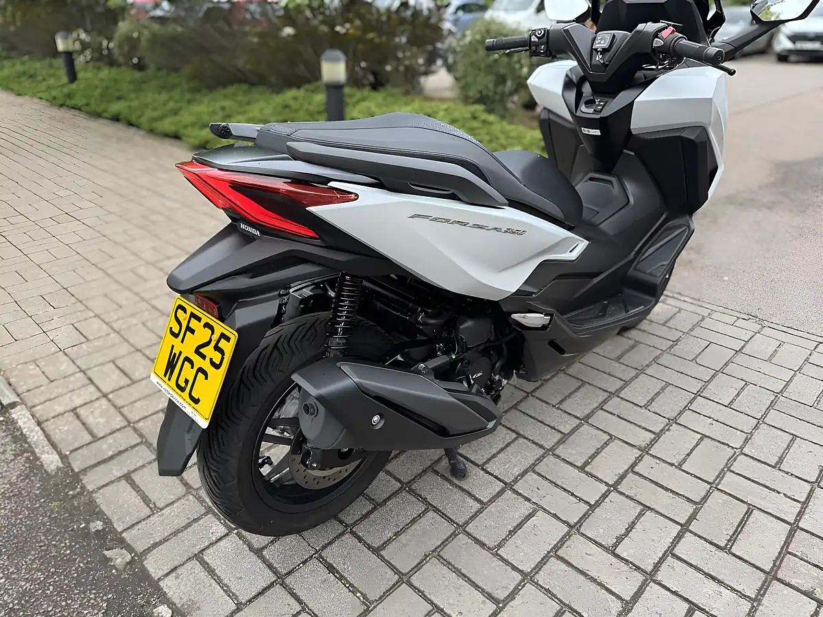 Used 2025 Honda Nss 350 a-S White - Interior and Exterior details 9