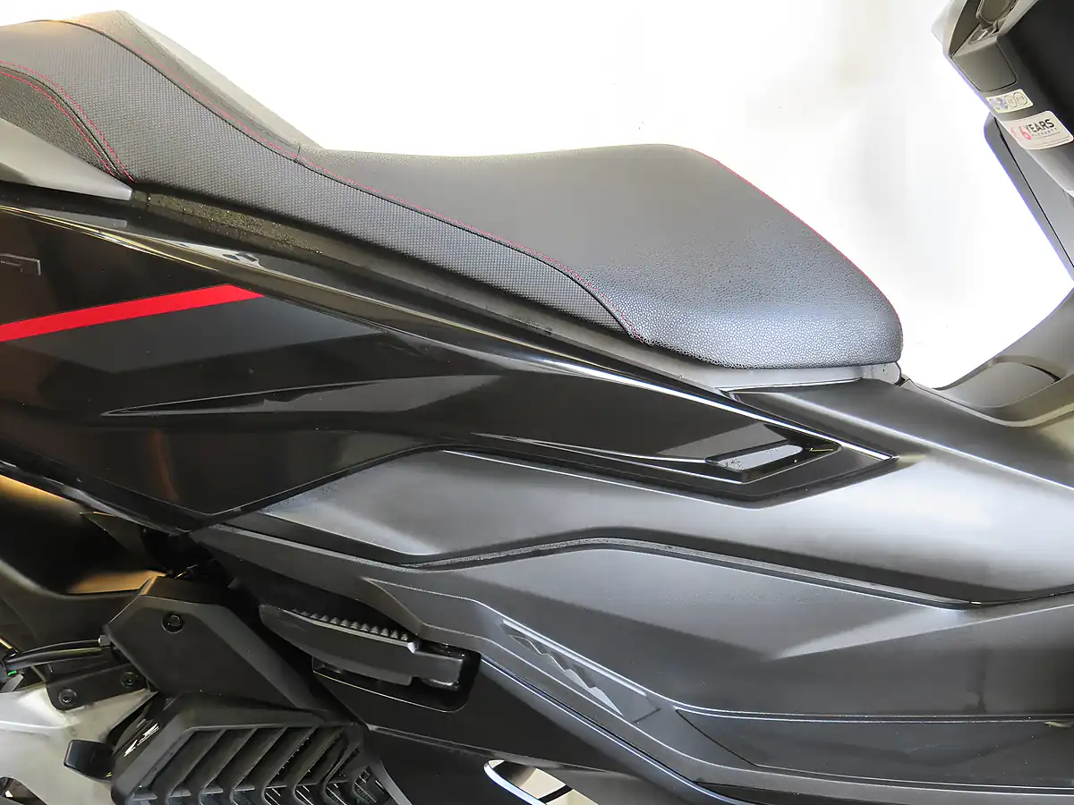 Used 2025 Honda NSS125 Forza Black - Interior and Exterior details 12