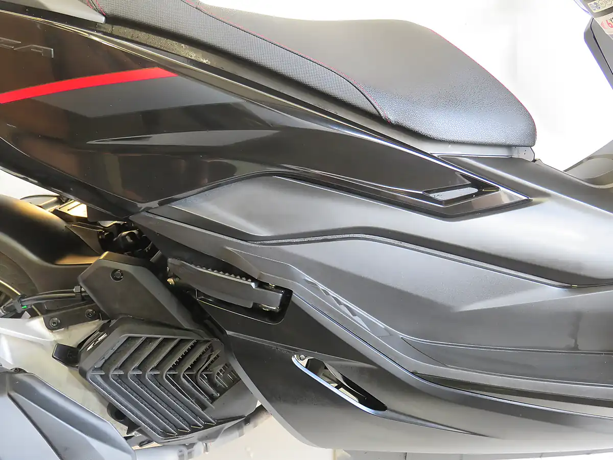 Used 2025 Honda NSS125 Forza Black - Interior and Exterior details 13