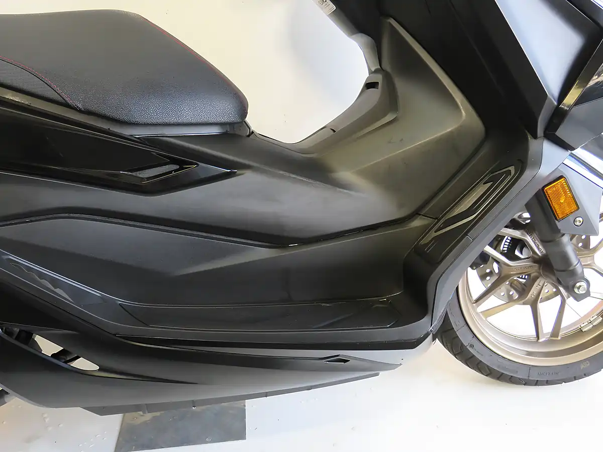 Used 2025 Honda NSS125 Forza Black - Interior and Exterior details 15