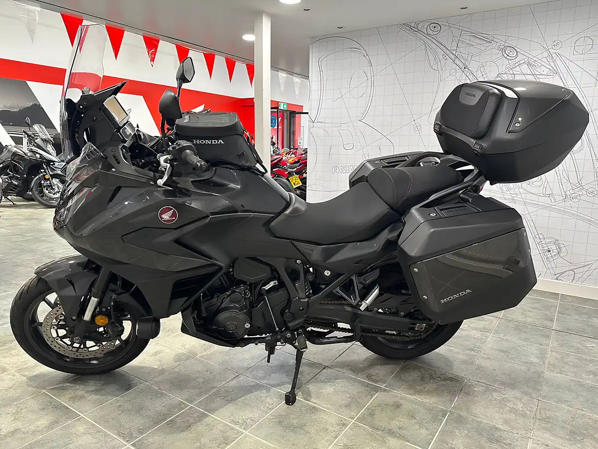 Used 2025 Honda NT1100 Black - Interior and Exterior details 5
