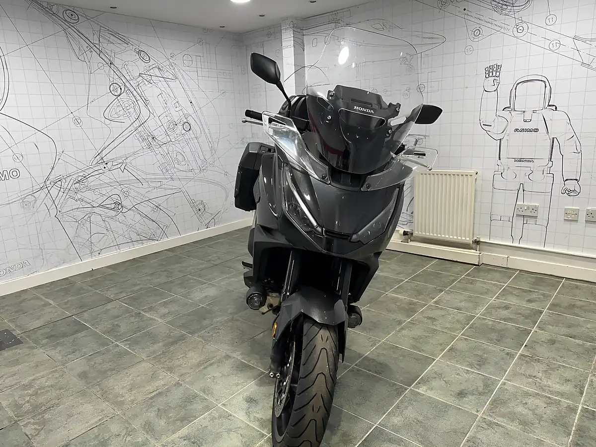 Used 2025 Honda NT1100 Black - Interior and Exterior details 6
