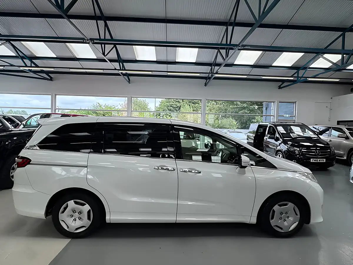 Used 2025 Honda Odyssey Luxury - Interior and Exterior details 11