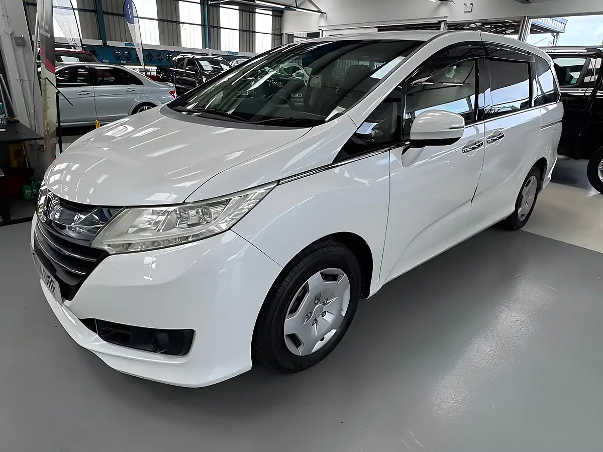 Used 2025 Honda Odyssey Luxury - Interior and Exterior details 4