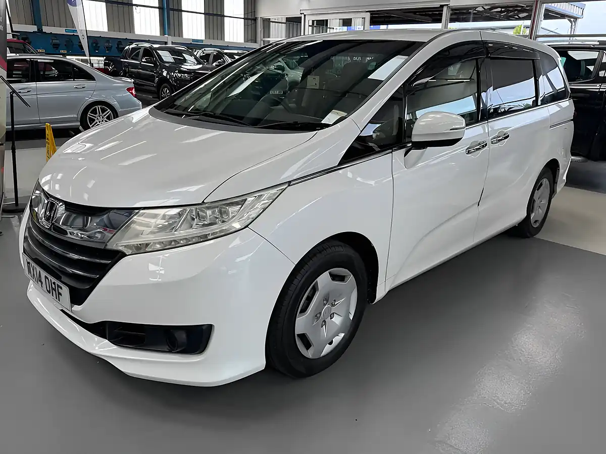 Used 2025 Honda Odyssey Luxury - Interior and Exterior details 8