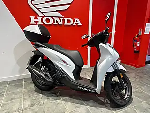 Used 2025 Honda SH125I White - Interior and Exterior details 2