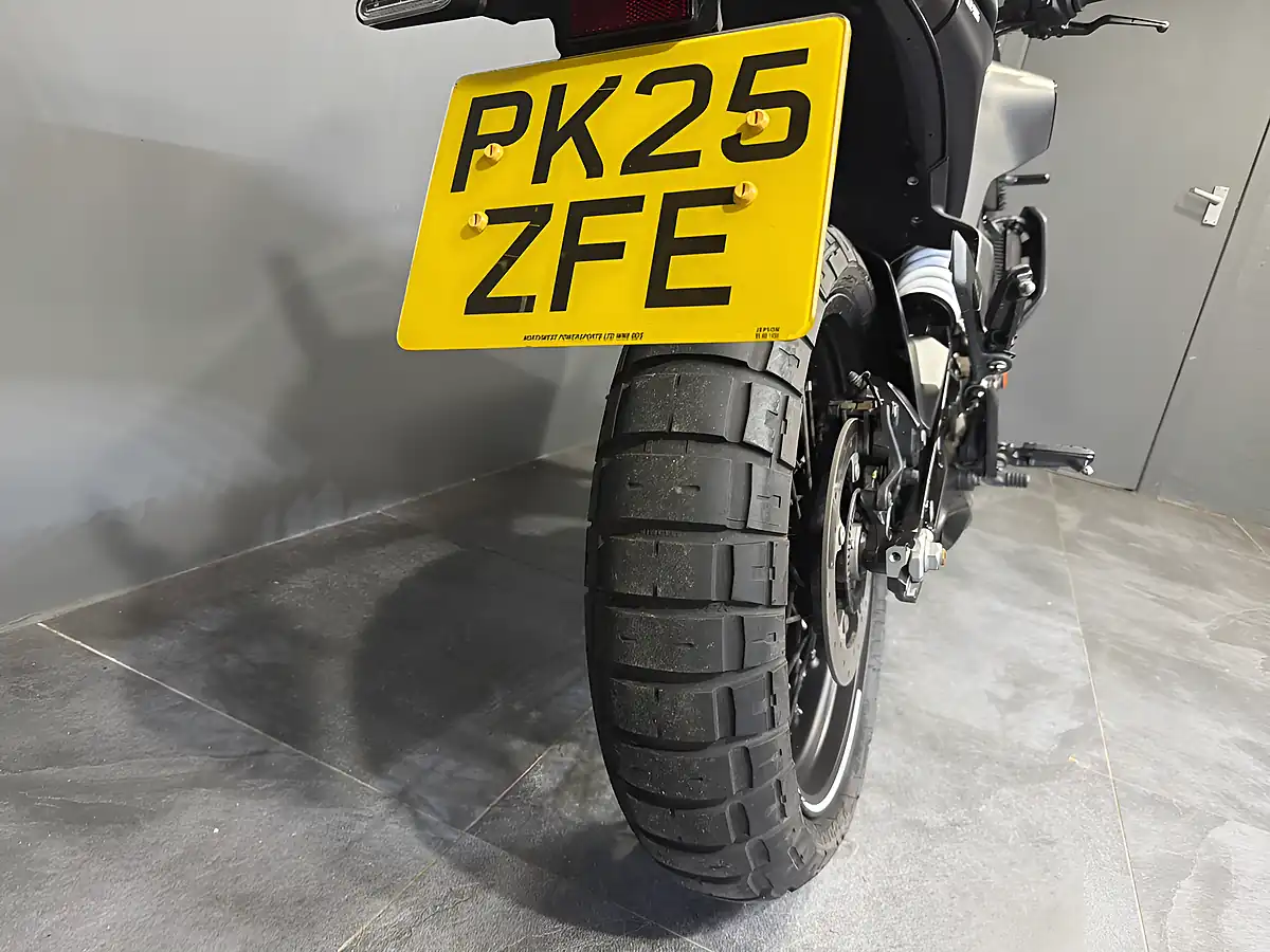 Used 2025 Husqvarna Svartpilen Black - Interior and Exterior details 10