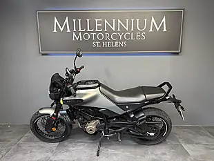 Used 2025 Husqvarna Svartpilen Black - Interior and Exterior details 11