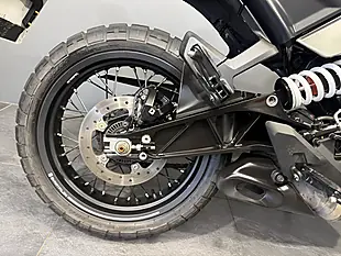 Used 2025 Husqvarna Svartpilen Black - Interior and Exterior details 5