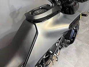 Used 2025 Husqvarna Svartpilen Black - Interior and Exterior details 6