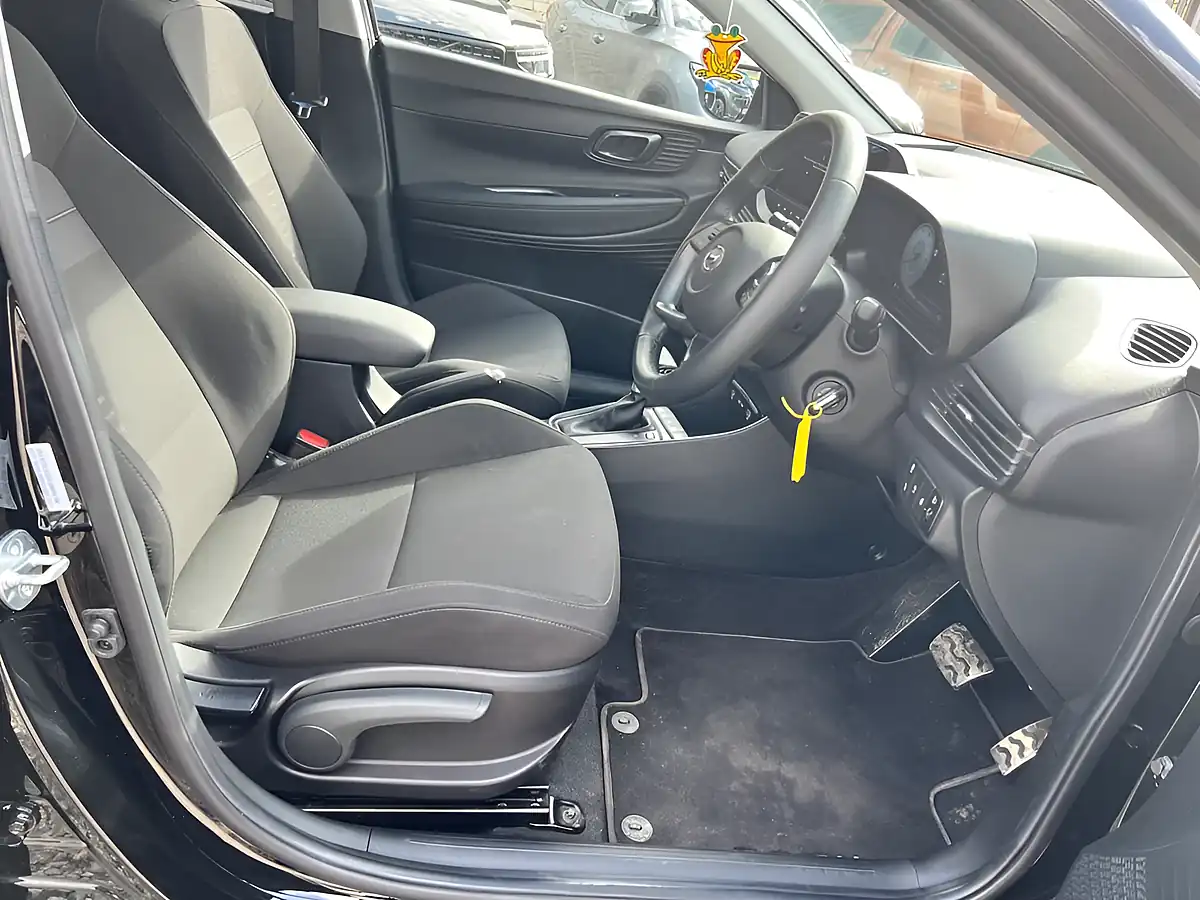 Used 2025 Hyundai Bayon Premium Black - Interior and Exterior details 11
