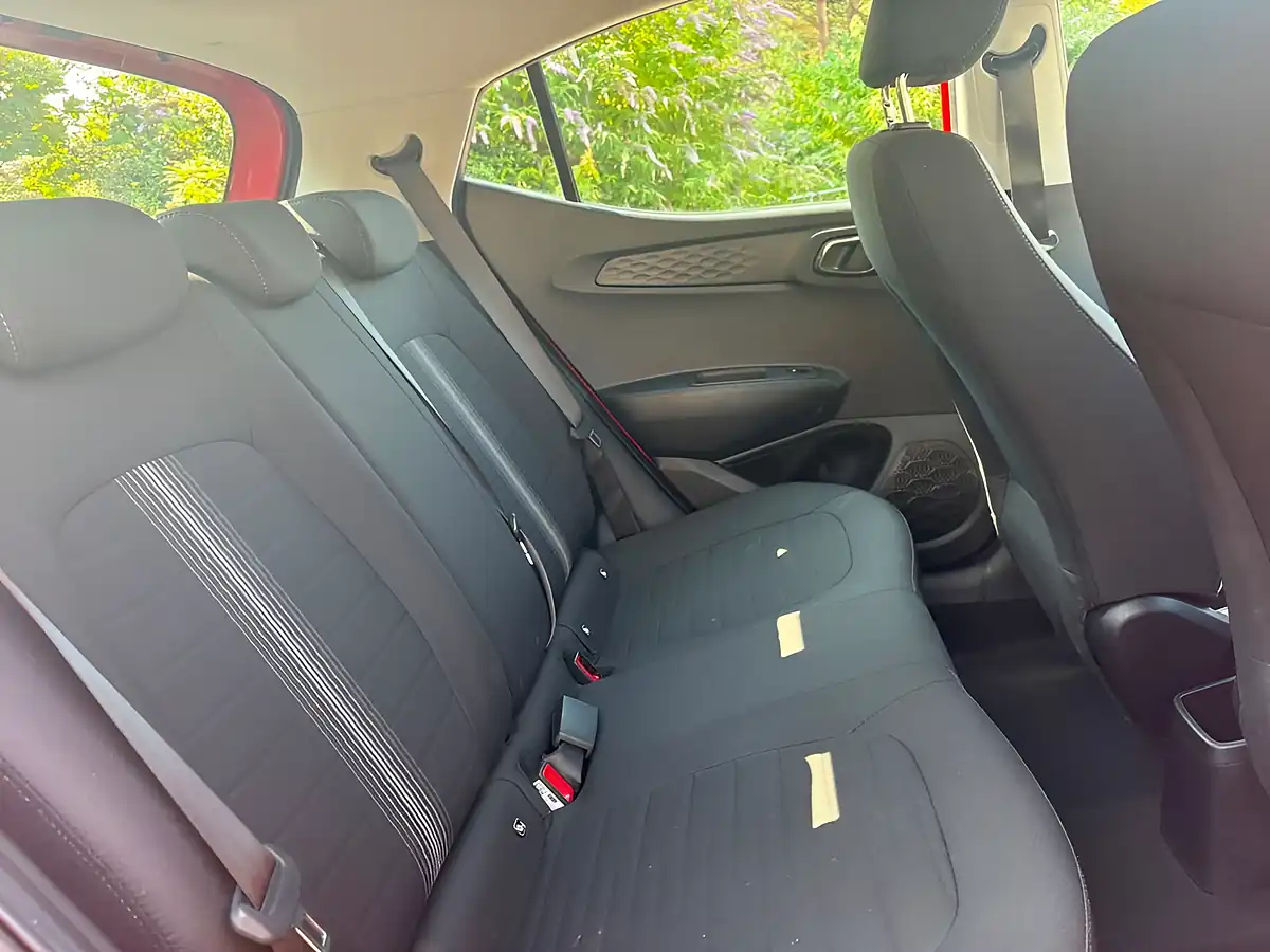 Used 2025 Hyundai I10 Advance Red - Interior and Exterior details 13