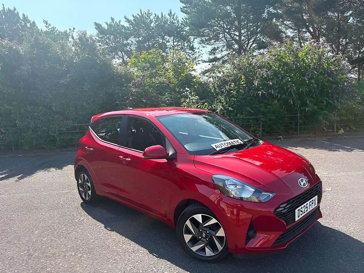 Used 2025 Hyundai I10 Advance Red - Interior and Exterior details 18