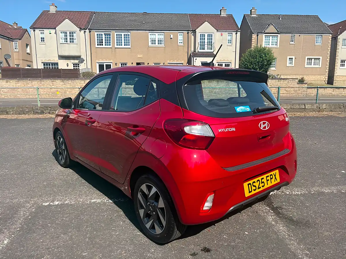 Used 2025 Hyundai I10 Advance Red - Interior and Exterior details 3