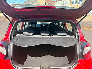 Used 2025 Hyundai I10 Advance Red - Interior and Exterior details 6