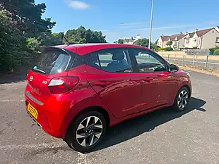 Used 2025 Hyundai I10 Advance Red - Interior and Exterior details 9