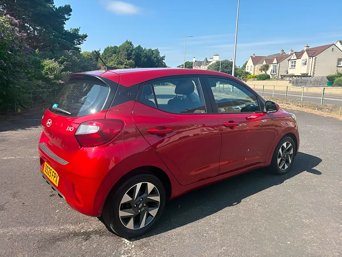 Used 2025 Hyundai I10 Advance Red - Interior and Exterior details 9