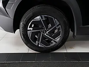 Used 2025 Hyundai Tucson Advance Abyss Black - Interior and Exterior details 12