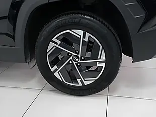 Used 2025 Hyundai Tucson Advance Abyss Black - Interior and Exterior details 13