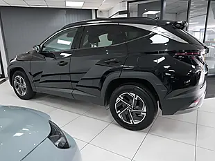 Used 2025 Hyundai Tucson Advance Abyss Black - Interior and Exterior details 5