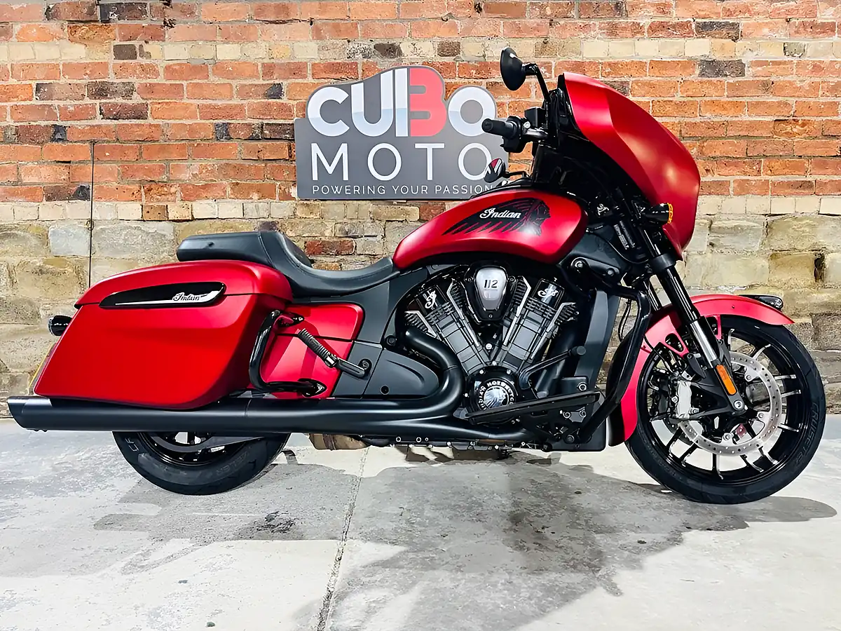 Used 2025 Indian Chieftain Powerplus Dark Horse Red - Interior and Exterior details 2