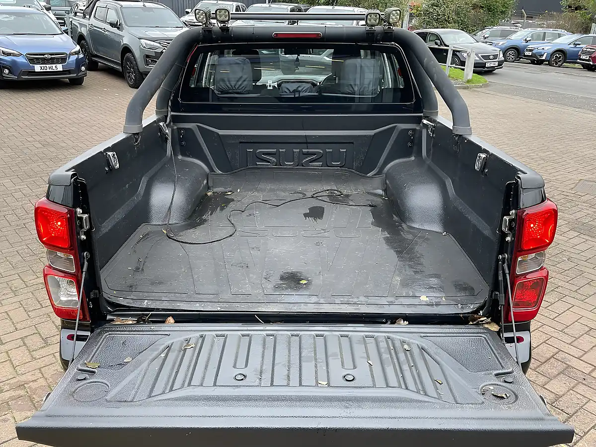 Used 2025 Isuzu D-Max DL20 Black - Interior and Exterior details 11