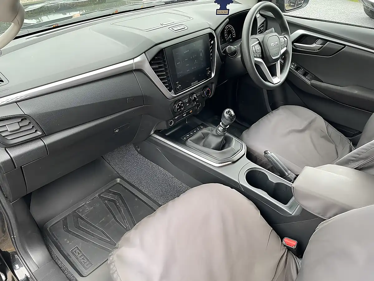 Used 2025 Isuzu D-Max DL20 Black - Interior and Exterior details 14