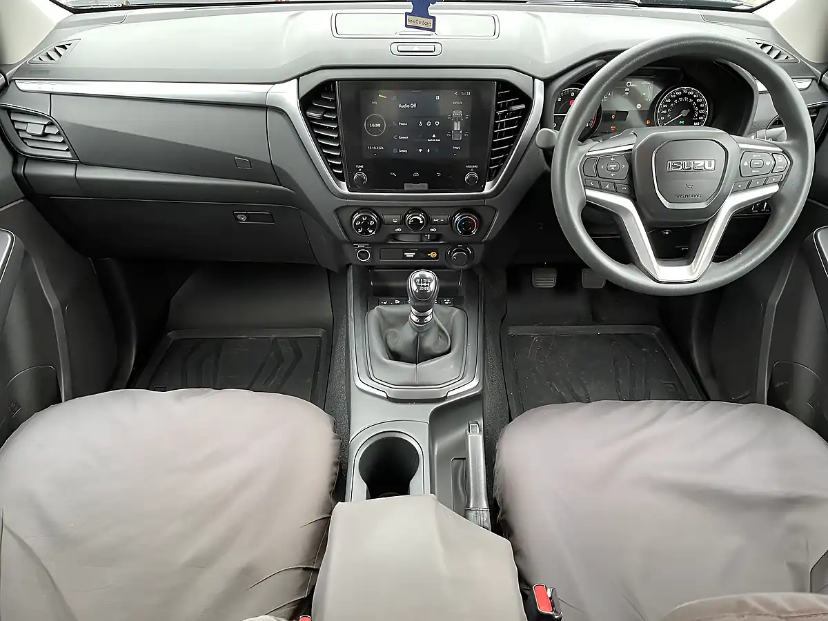 Used 2025 Isuzu D-Max DL20 Black - Interior and Exterior details 16