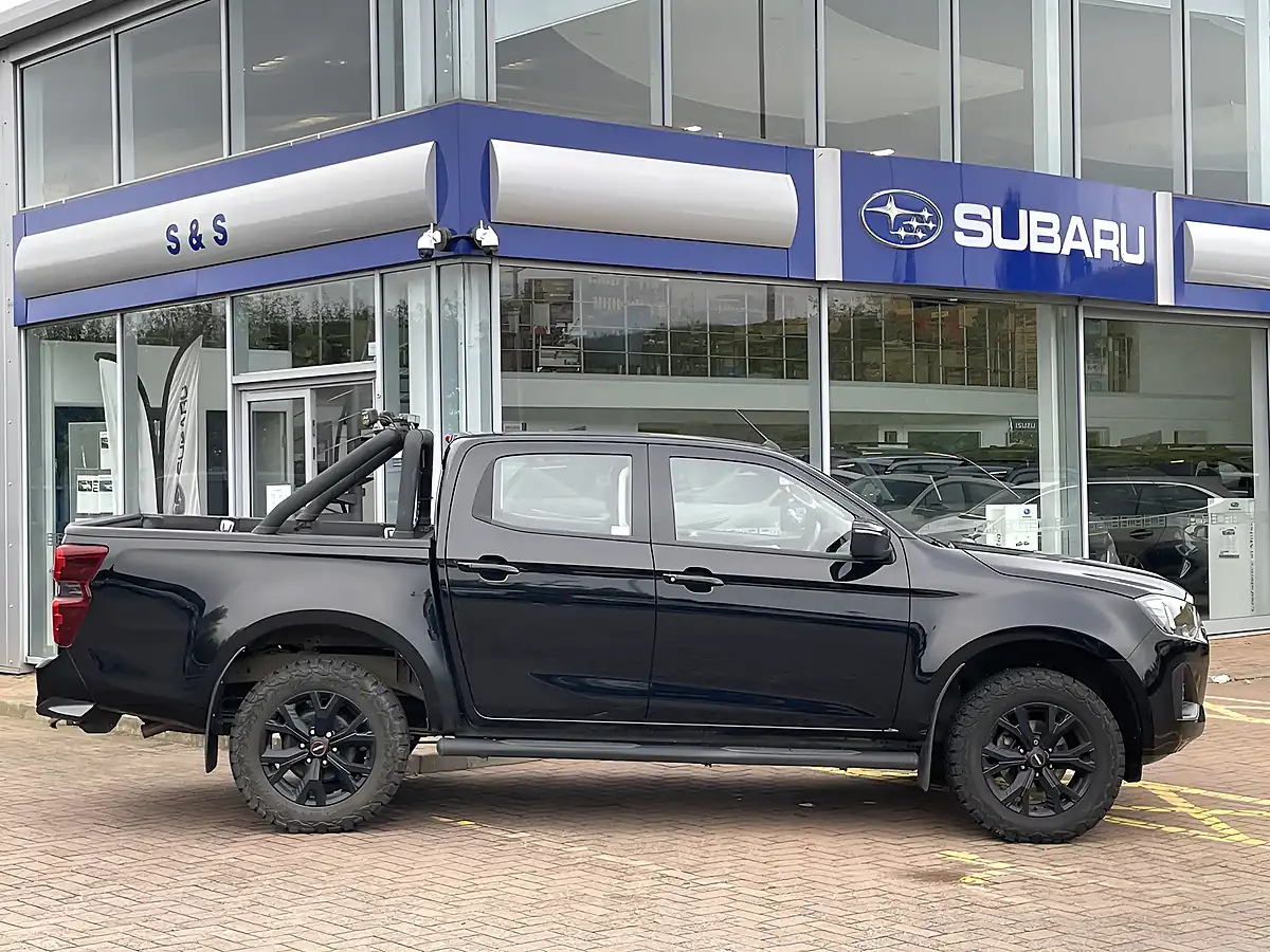 Used 2025 Isuzu D-Max DL20 Black - Interior and Exterior details 3