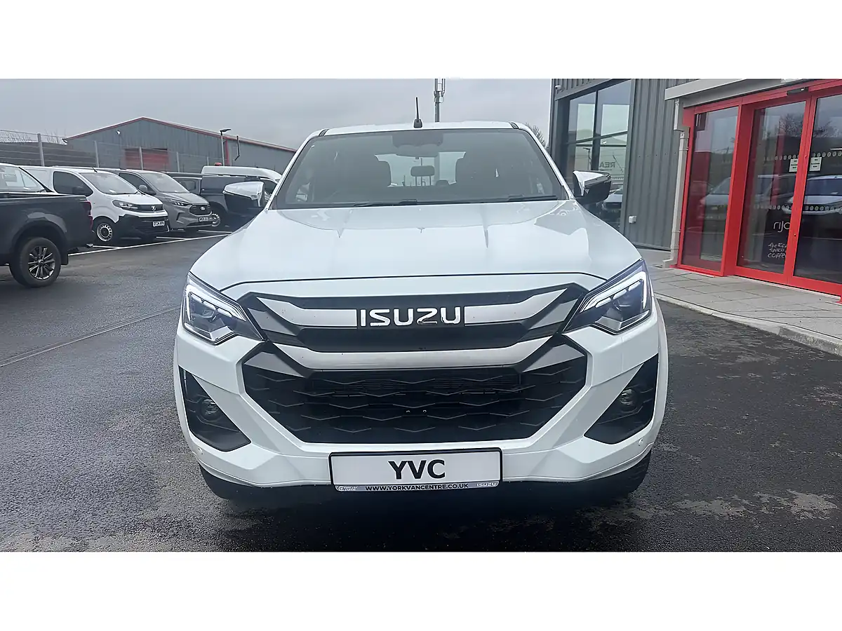 Used 2025 Isuzu D-Max DL40 D/C Splash White - Interior and Exterior details 2