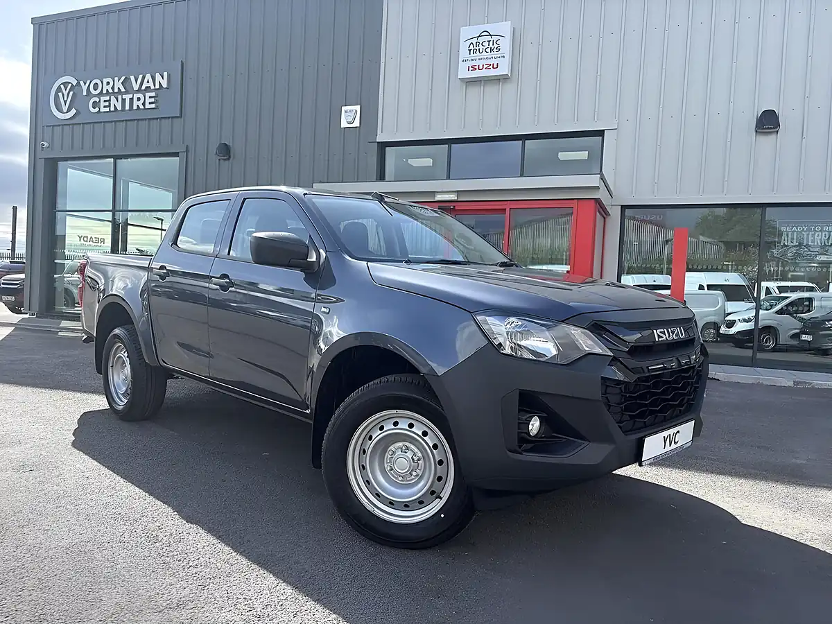 Used 2025 Isuzu D-Max Utility D/C Obsidian Grey - Front View