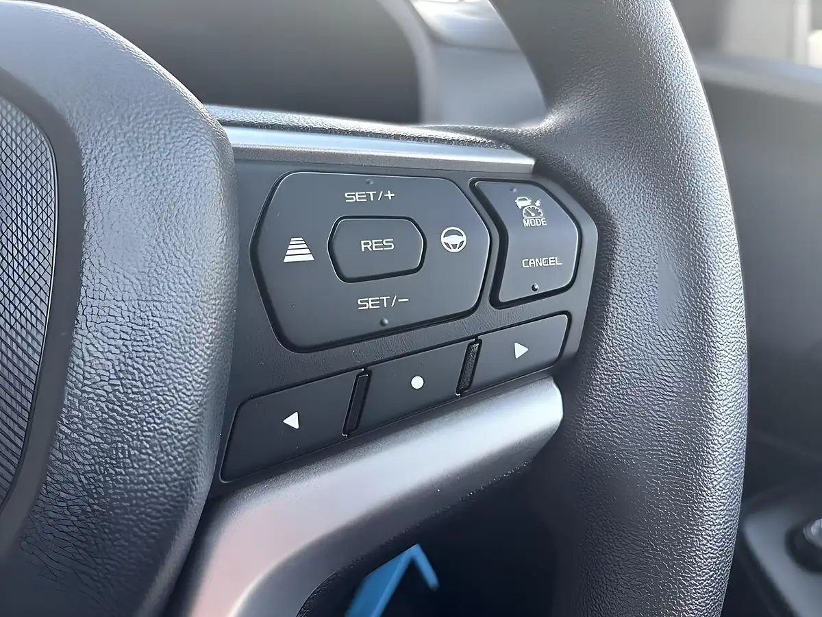 Used 2025 Isuzu D-Max Utility D/C Obsidian Grey - Interior and Exterior details 12
