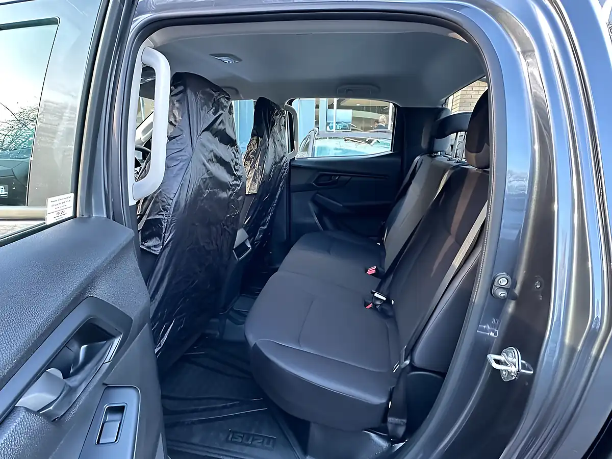 Used 2025 Isuzu D-Max Utility Diff Lock Obsidian Grey - Interior and Exterior details 12