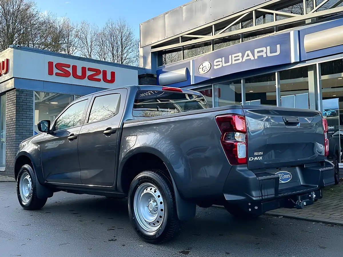 Used 2025 Isuzu D-Max Utility Diff Lock Obsidian Grey - Interior and Exterior details 3