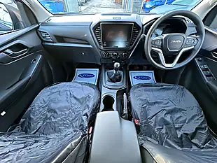 Used 2025 Isuzu D-Max Utility Diff Lock Obsidian Grey - Interior and Exterior details 9