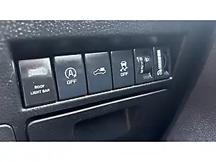 Used 2025 Isuzu D-Max Utility Diff Lock White - Interior and Exterior details 12