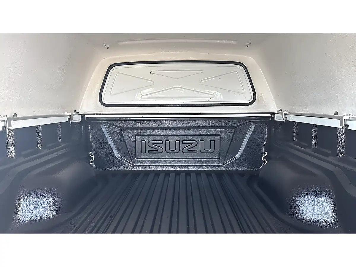 Used 2025 Isuzu D-Max Utility Diff Lock White - Interior and Exterior details 4
