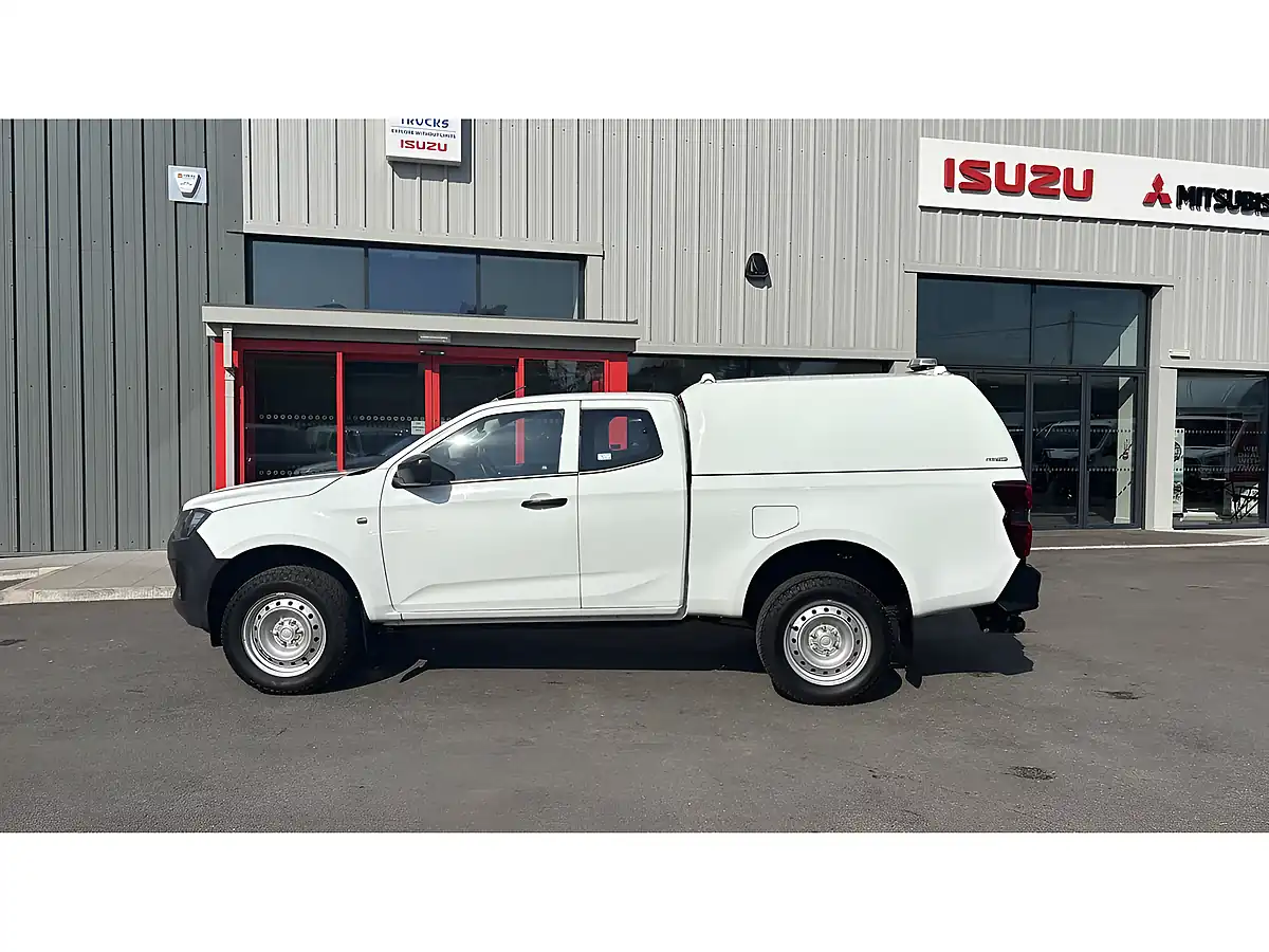 Used 2025 Isuzu D-Max Utility Diff Lock White - Interior and Exterior details 5
